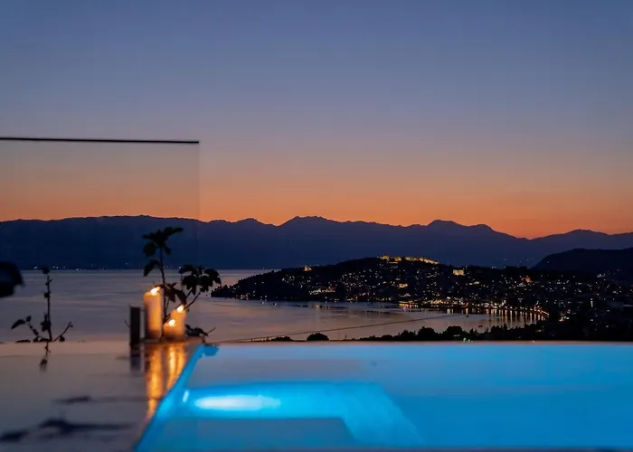 Casa Farmak - 4 Bedroom Lux Apartment With Infinity Pool & Lake View