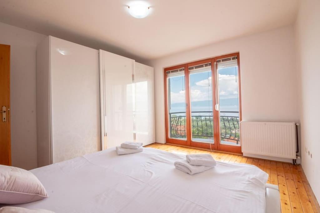 Casa Farmak - 4 Bedroom Lux With Infinity Pool & View Охрид