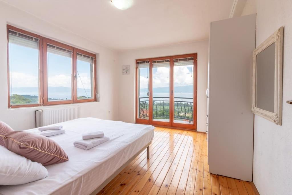 Casa Farmak - 4 Bedroom Lux With Infinity Pool & View Апартамент