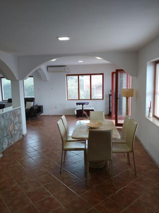 Casa Farmak - 4 Bedroom Lux With Infinity Pool & View Апартамент