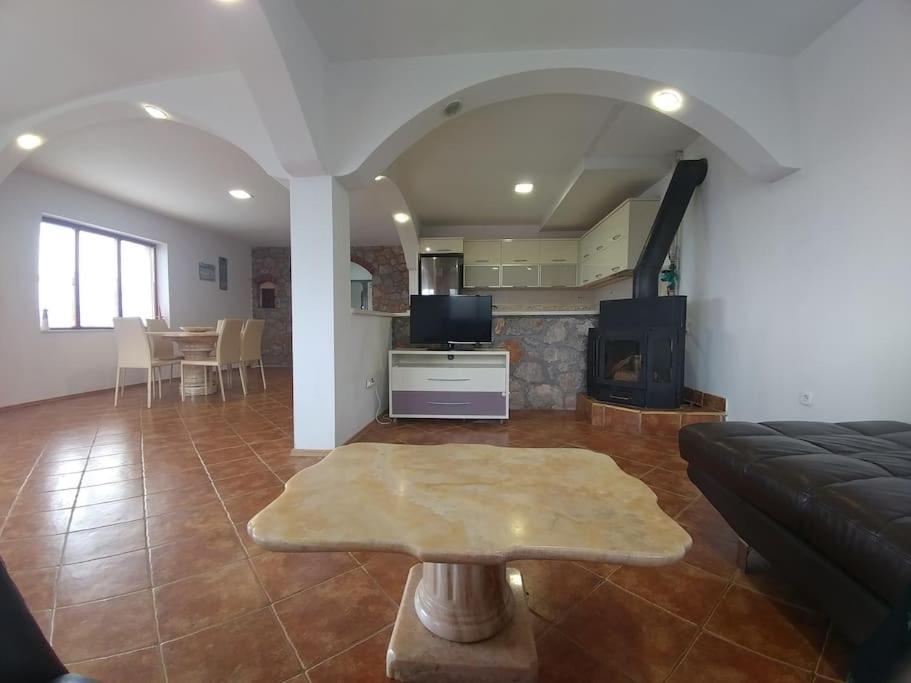 Апартамент Casa Farmak - 4 Bedroom Lux With Infinity Pool & View